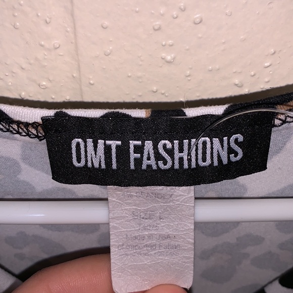 OMT Fashions leopard print blouse in size large! - Picture 3 of 3